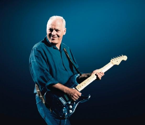Celebra chitară "Black Strat" a lui David Gilmour a fost vândută la licitaţie pentru un preţ record de aproape 4 milioane de dolari