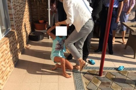 Prima reacție a procurorului care a luat cu forța fetița din brațele asistentului maternal: ”Nu am bruscat-o. Nu s-a filmat tot!”