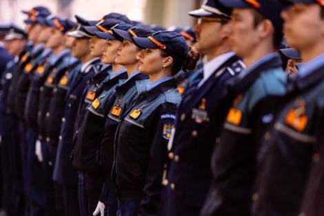 Singura școală din România care pregătește pompieri va accepta și fete din 2020