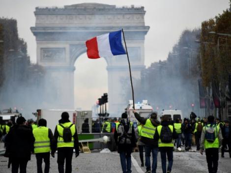 Protestele ”vestelor galbene” în Franţa au generat o creştere a insolvenţelor