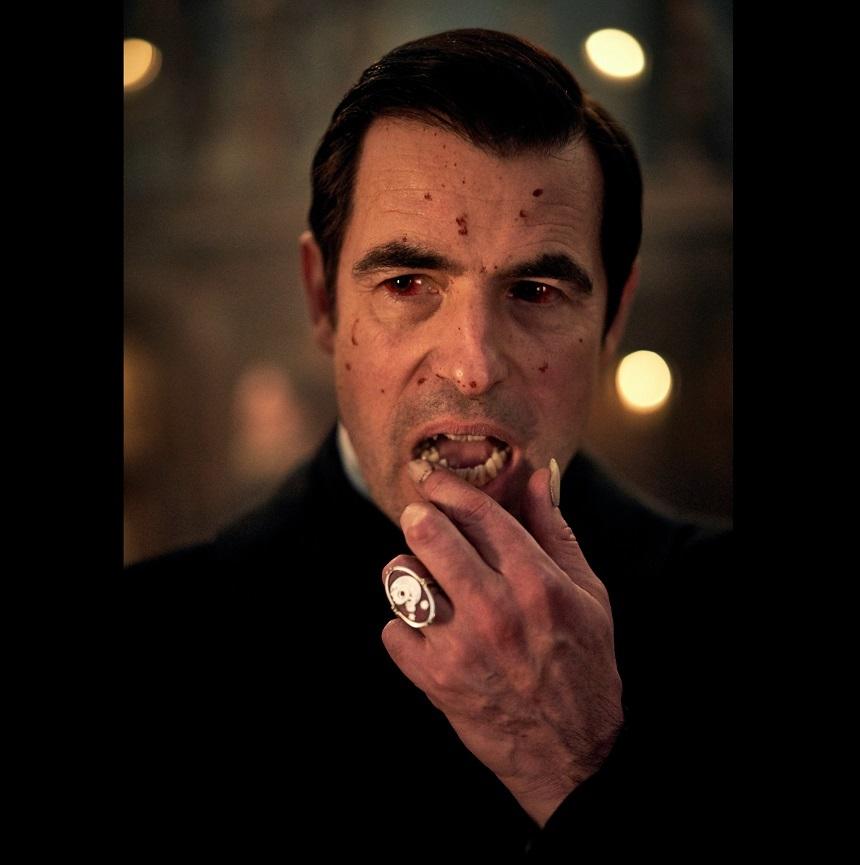 Au fost lansate primele imagini cu actorul Claes Bang în rolul contelui Dracula