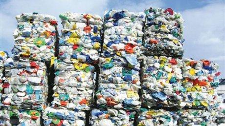 Indonezie trimite 210 tone de deșeuri înapoi în Australia
