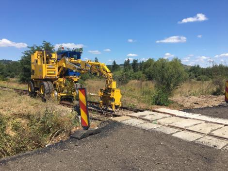 Circulaţia pe DN 1, închisă în zona localităţii Ucea de Jos (Braşov) pentru lucrări de reparaţii la trecerea peste calea ferată
