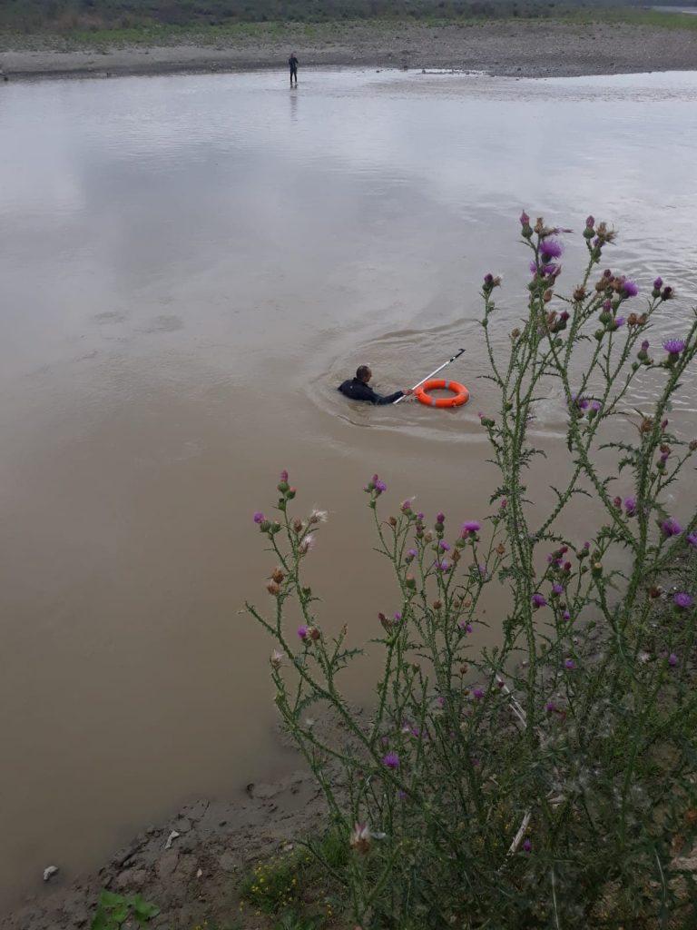 Trupul fetiţei de 8 ani care s-a înecat săptămâna trecută a fost găsit în râul Siret