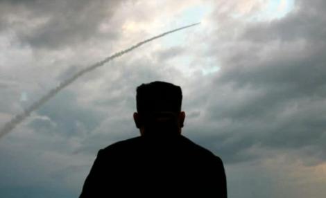 Tirurile de rachete nord-coreene, un ”avertisment” adresat Washingtonului şi Seulului, ameninţă Kim Jong Un