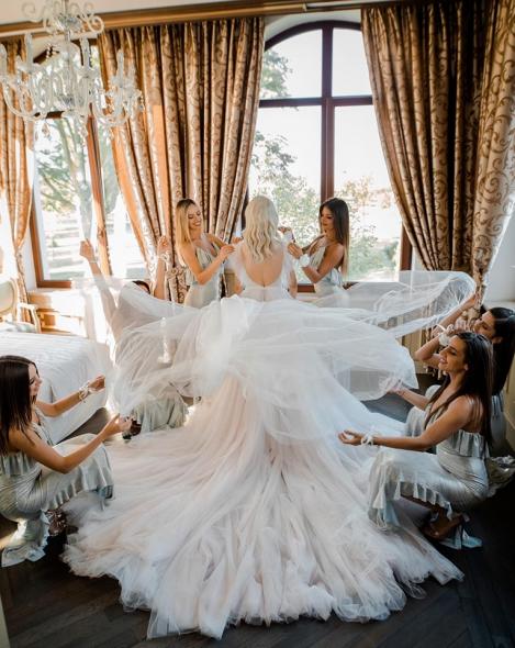 Andreea Bălan, primele imagini de la nuntă! Cum arată rochia de mireasă: ”Mă face să mă simt cea ai frumoasă din lume!”