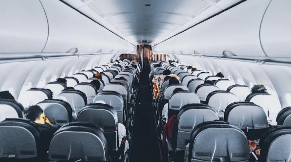 Nu, nu e glumă! Un zbor al unei companii aeriene a fost anulat, după ce doi pasageri au folosit toaleta: ”Nu m-am simțit în siguranță!”