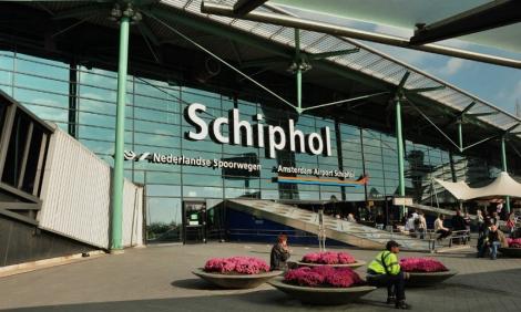 Peste 60 de zboruri au fost afectate luni de o grevă la aeroportul Schiphol din Amsterdam; problemele vor continua în această săptămână