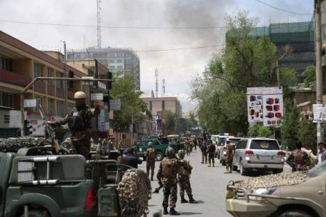 Afganistan: Puternică explozie în centrul Kabulului, provocată de o maşină capcană
