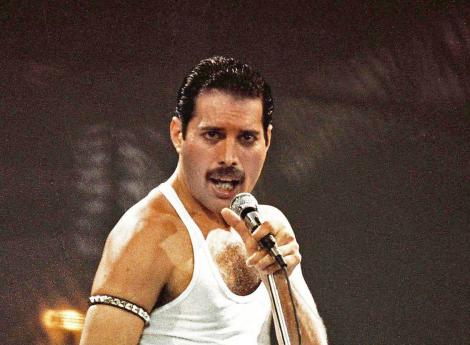 Freddie Mercury ar fi împlinit, azi, 73 de ani. 17 lucruri neștiute din biografia sa