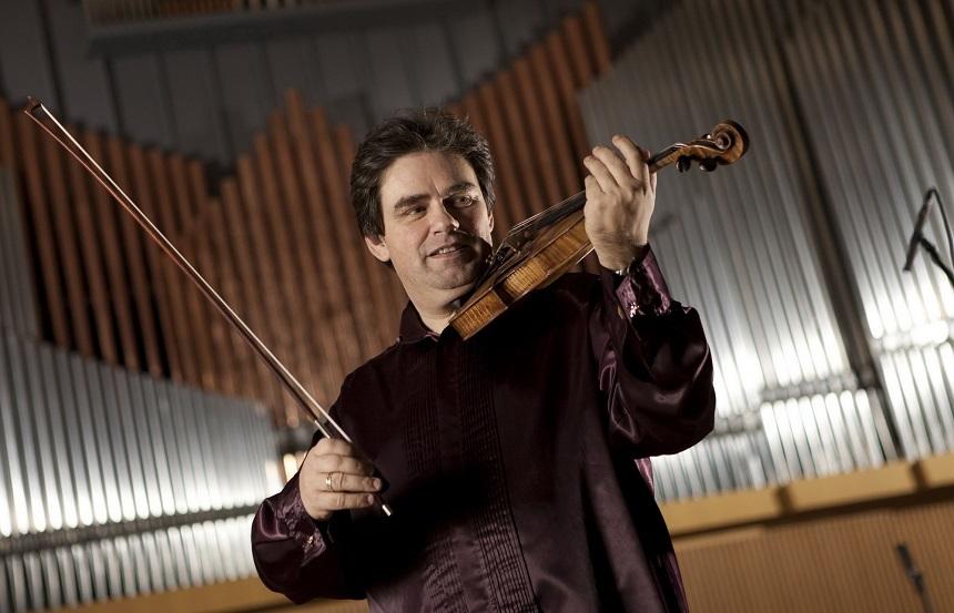 Gabriel Croitoru interpretează Brahms la Bucureşti pe vioara care i-a aparţinut lui George Enescu