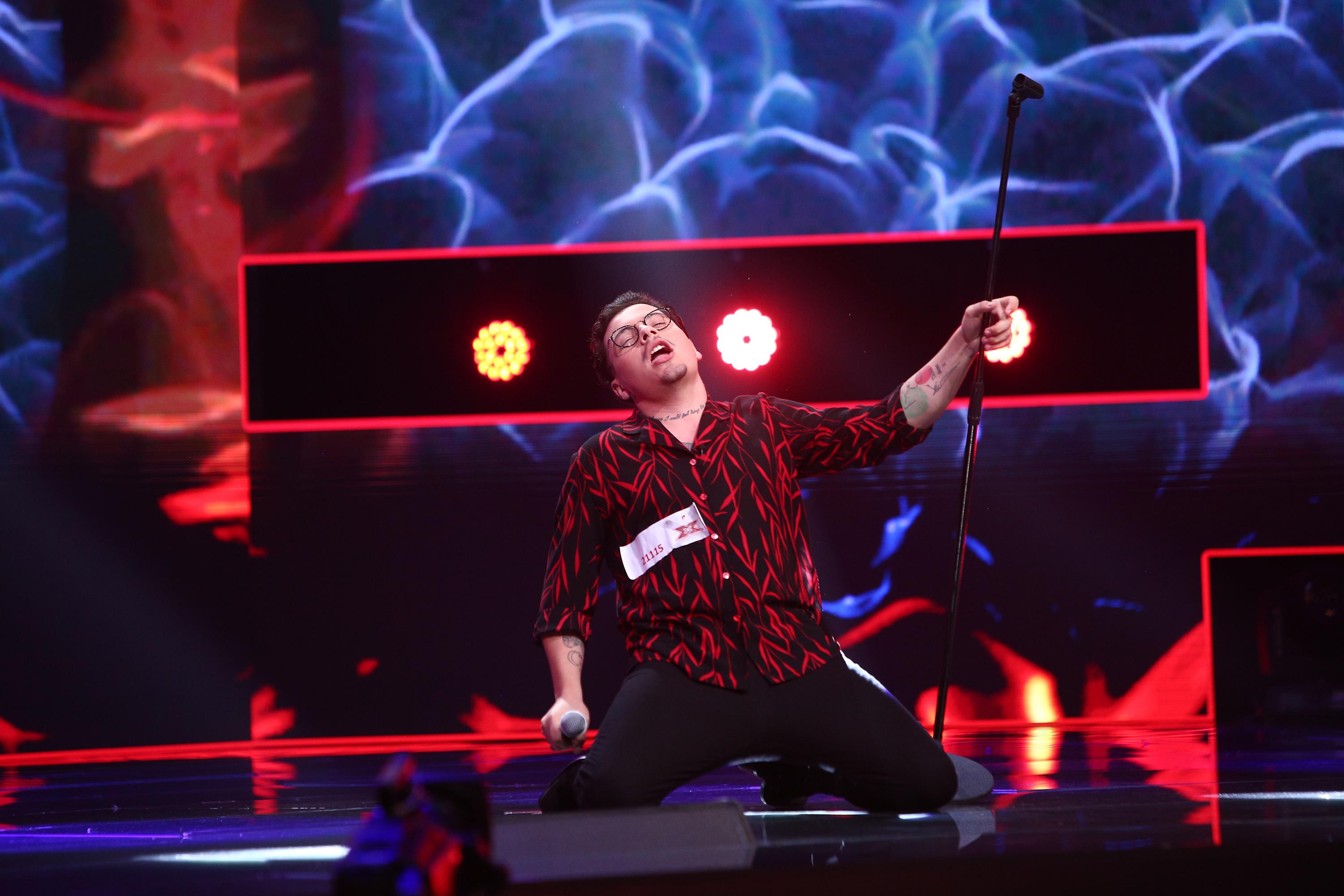 Robert Botezan a fost marea surpriză de la „X Factor”! Și-a compus singur piesa „Lucifer”. „Mi-a plăcut tot la tine, ești pachet”