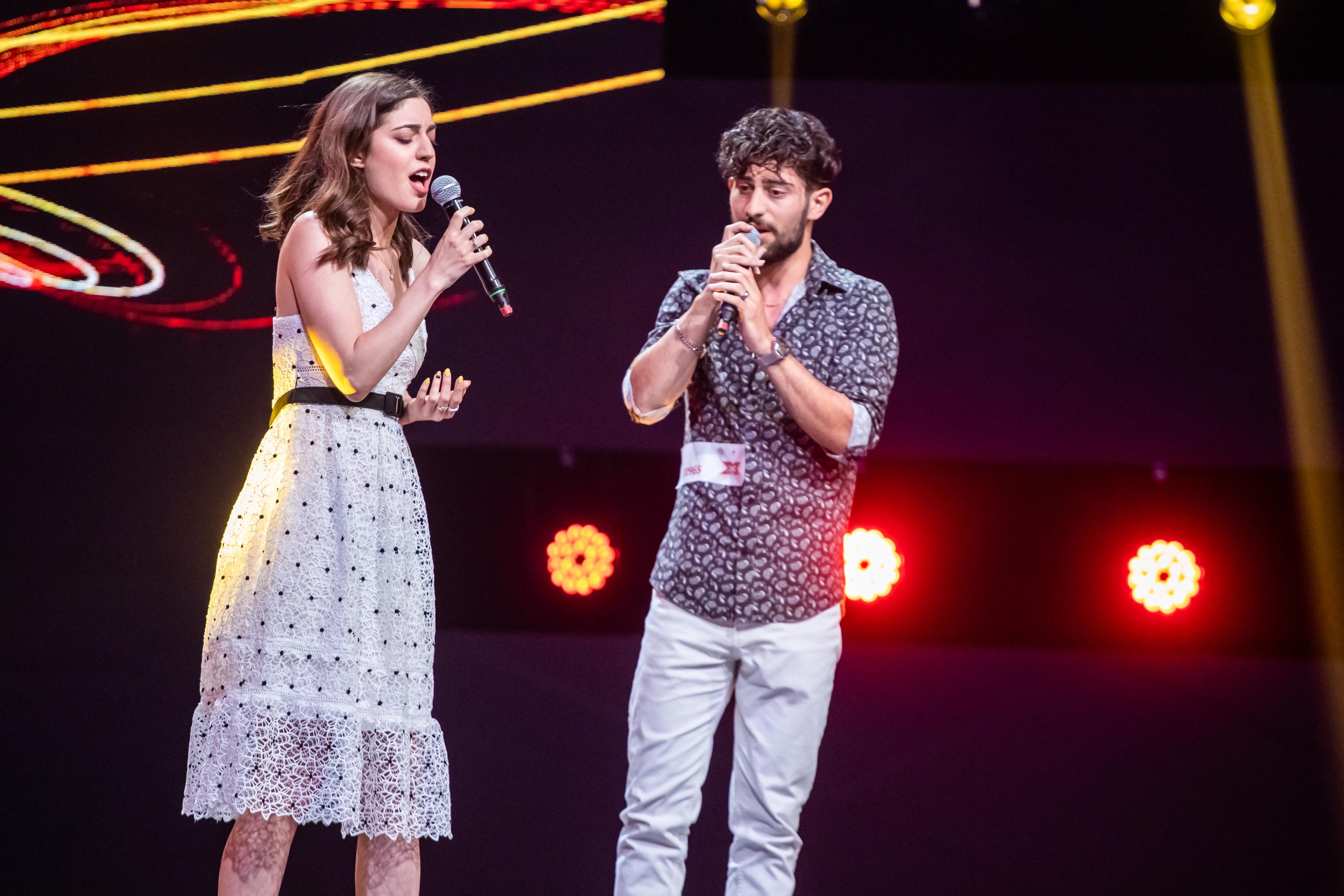 Apollo și Artemis Evanghelos au adus însorita Grecie pe scena „X Factor”! Frații au dat lecții de dans pentru Delia și Loredana