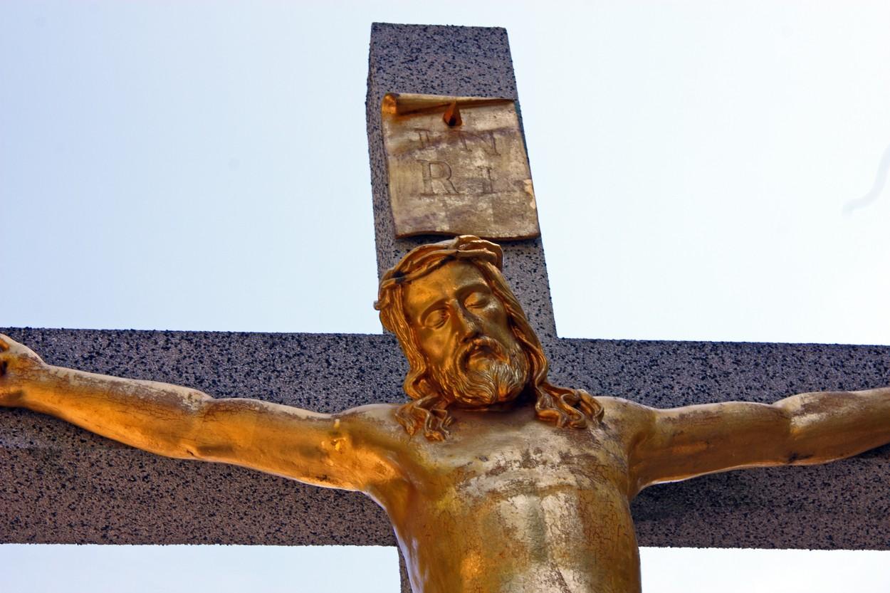 Ce au găsit oamenii de știință în cuiele cu care ar fi fost crucificat Iisus