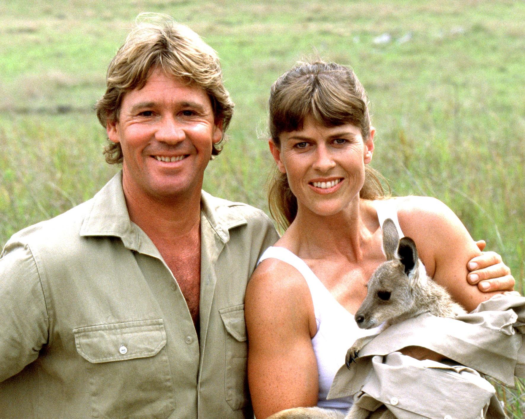 Văduva Vânătorului de Crocodili se iubește cu actorul Russell Crowe