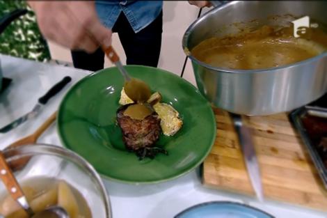 Rețetă de friptură din mușchi de vită cu sos de piper verde, preparată de chef Nicolai Tand la Neatza cu Răzvan și Dani