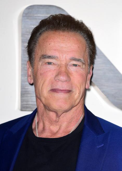 Arnold Schwarzenegger se iubește cu o femeie cu 27 de ani mai tânără decât el. Cum arată logodnica sa