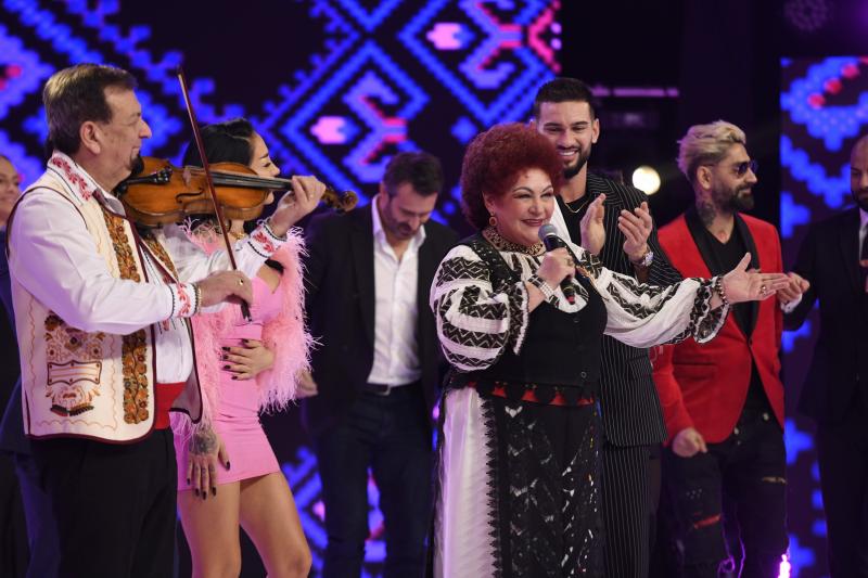 Elena Merișoreanu și numeroase alte vedete au fost invitate la Revelionul Starurilor 2021