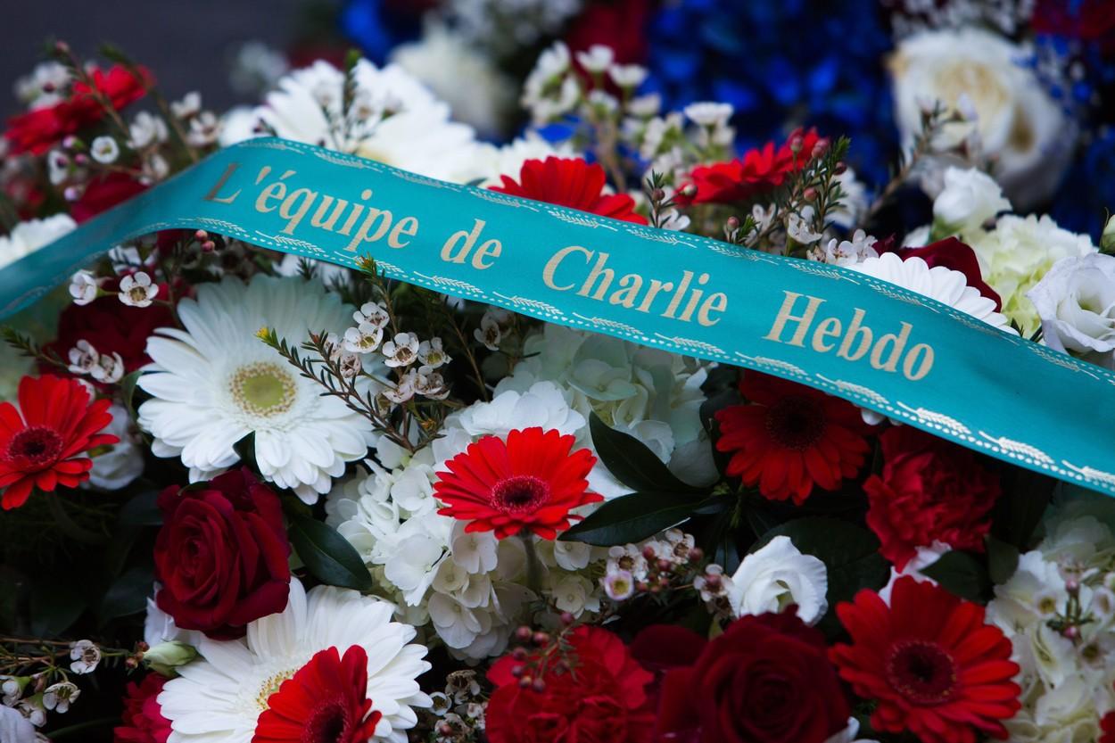 Franța încearcă să evite încă o tragedie "Charlie Hebdo". O adolescentă este amenințată cu moartea