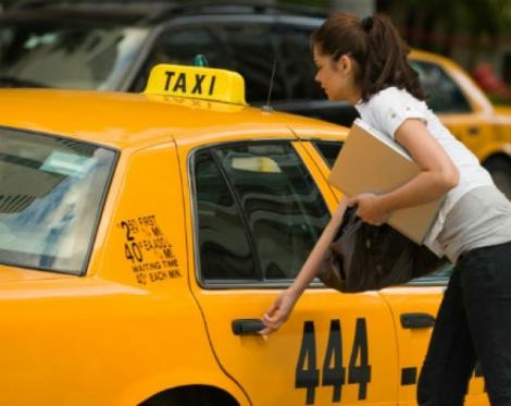 O femeie și-a uitat portofelul într-un taxi. Ce a urmat, e uimitor: ”Frumusețea orașului e dată de densitatea de oameni buni pe metru pătrat!”
