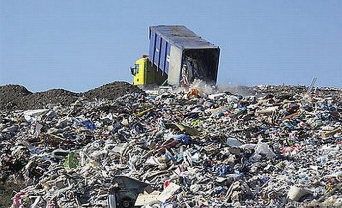 Deșeuri ilegale, aduse din Italia în România cu acte false. Al doilea depozit clandestin de gunoaie descoperit în două săptămâni