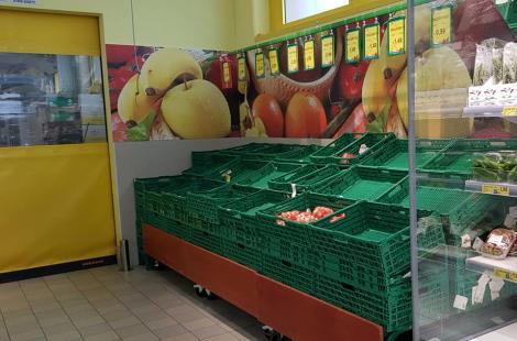 Foto și video! Imagini halucinante surprinse în supermarketurile din țară. Românii se apără de coronavirus cu făină, apă și mălai