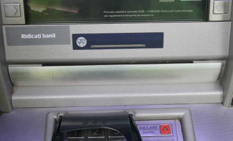 Explozie la un bancomat din Constanţa. Persoane necunoscute au furat o sumă de bani şi au fugit cu o maşină