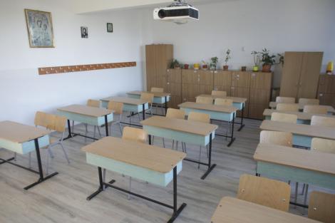 Școlile și grădinițele, închise în toată România. Ce se întâmplă cu părinții care lucrează: ”Ministerul Muncii solicită angajatorilor să dea dovadă de flexibilitate!”