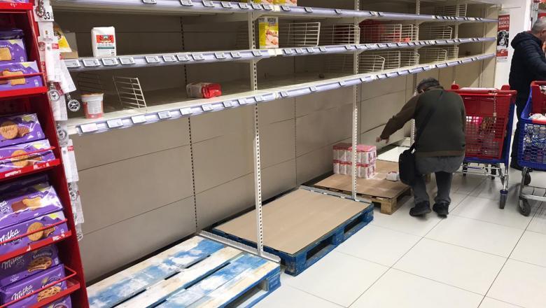 Auchan, răspuns pentru clienții care au dat năvală în supermarketuri de teama COVID-19