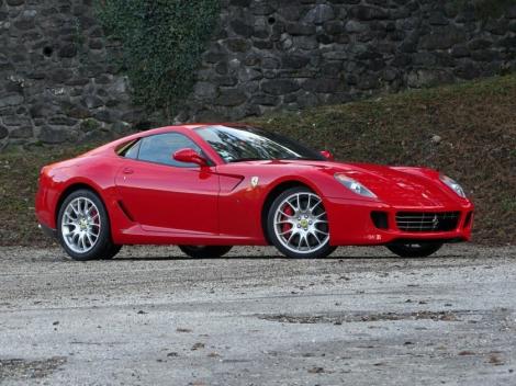 Ferrari a anunțat că şi-a închis fabricile de la Maranello şi Modena