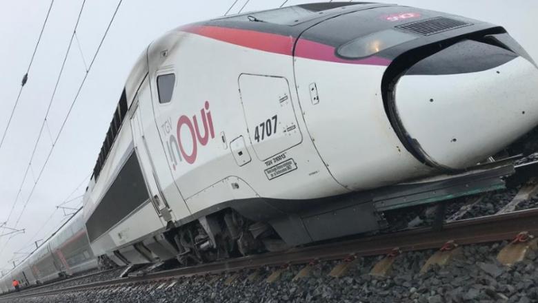 Un tren de mare viteză a deraiat în Franța. 21 de persoane au fost rănite printre care și un caz de ''urgenţă absolută'' Video
