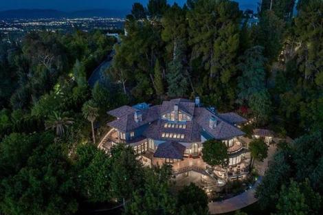 Selena Gomez a cumpărat casa pe care Tom Petty a construit-o în California