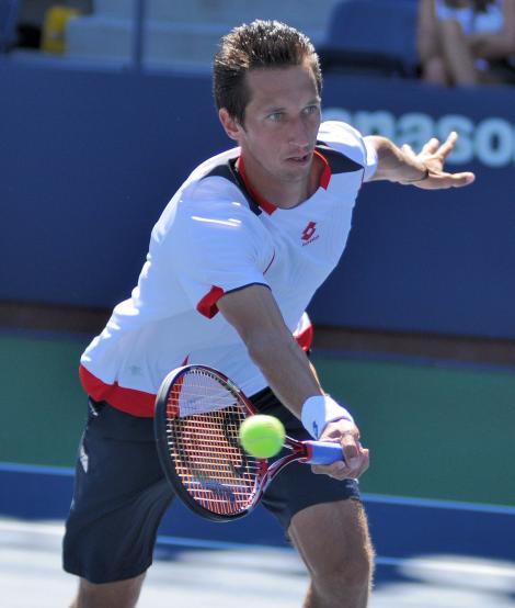 Tenismenul Serghei Stahovski a declarat că i s-a propus suma de 100.000 de dolari pentru a pierde un meci la Australian Open