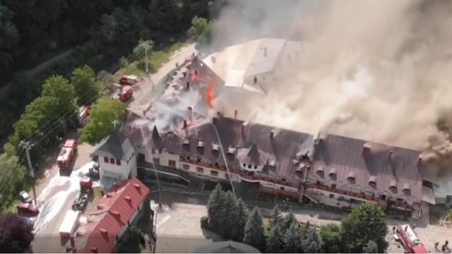 Incendiu în Joia Mare la mănăstirea Râmeț, din județul Alba. Locașul de cult a mai fost cuprins de flăcări și în urmă cu câteva luni