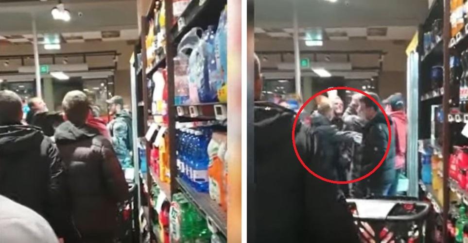 Bărbat bătut în supermarket de clienții furioși! Un martor a filmat totul: „Ori îți pui masca, ori chem poliția”