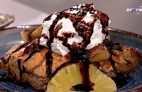 Un desert delicios și de nerefuzat: Budincă de pâine cu banane caramelizate și frișcă