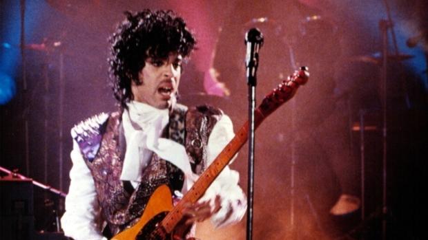Concertul „Prince and the Revolution: Live”, disponibil în weekend pe YouTube