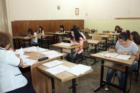 Ministrul Educației mai schimbă o regulă importantă la Evaluarea Națională: Cum vor fi supravegheați elevii la examene