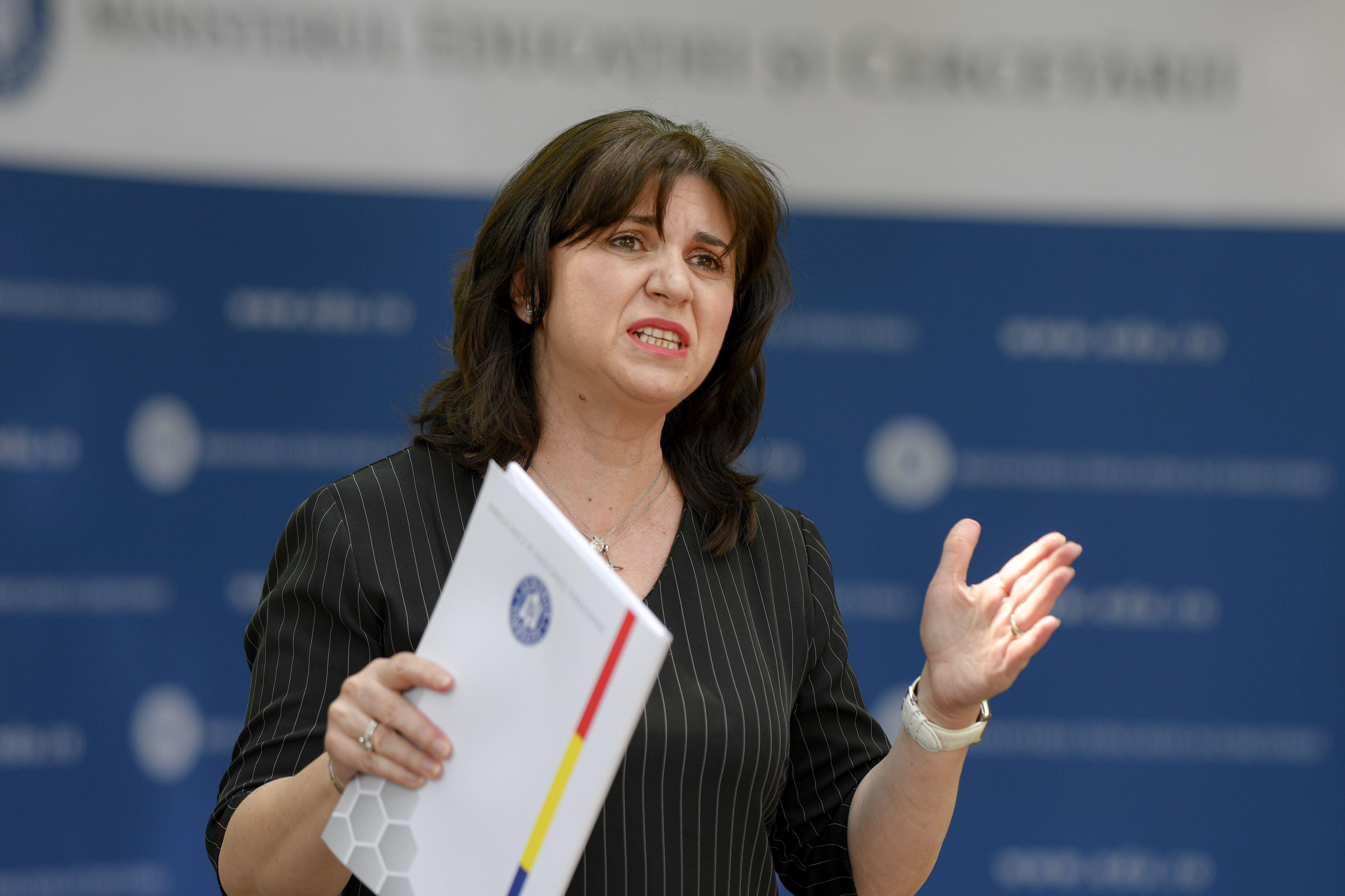 Bombă în învățământul românesc! Monica Anisie a anulat TITULARIZAREA cu doar câteva ore înainte de inscrieri