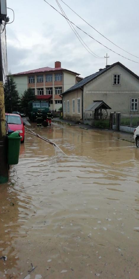 IGSU - Aversele torenţiale au produs inundaţii în 46 de localităţi din 22 judeţe