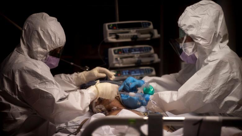 Ce au descoperit medicii români după autopsiile unor oameni morți de COVID-19: ”Ar fi putut să trăiască zeci de ani, dar virusul le-a afectat toate organele!”