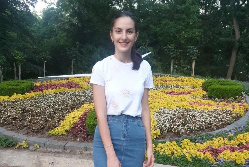 O singură elevă din Brăila a obţinut media 10 la Bacalaureat: ”Îmi doresc să devin profesor de Limba română!”