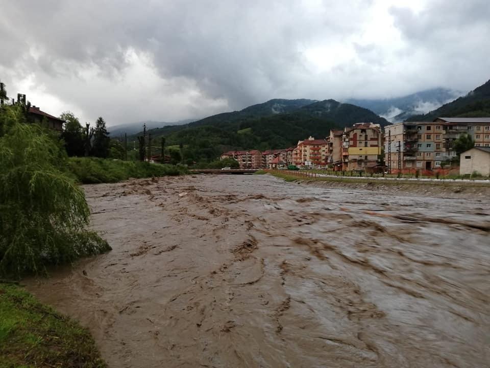 Apele Române, proiecte ce vizează lucrări de protecţie împotriva inundaţiilor, în valoare de peste 400 milioane de euro, propuse spre finanţare prin Axa 5