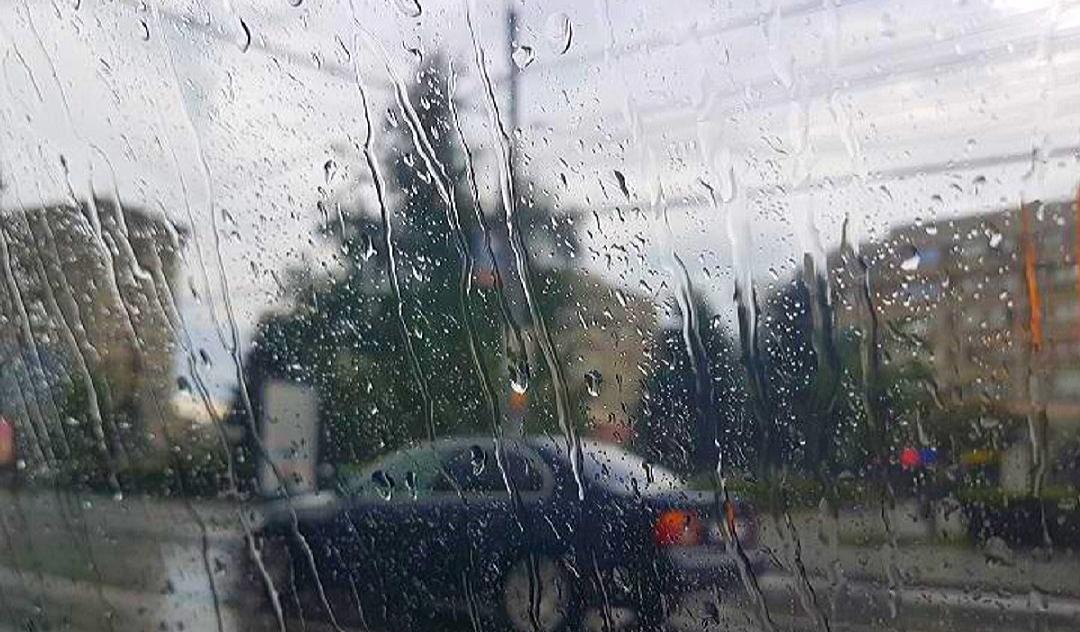 România, între caniculă, ploi torențiale și vijelii. Cum va fi vremea în următoarele două săptămâni
