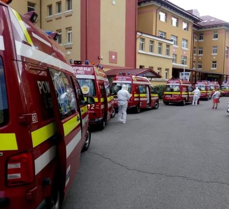 Imaginea care a făcut furori pe internet. Coadă de ambulanțe SMURD, în curtea Institutului Matei Balș. Medic: ”Mai aveți îndoieli?”