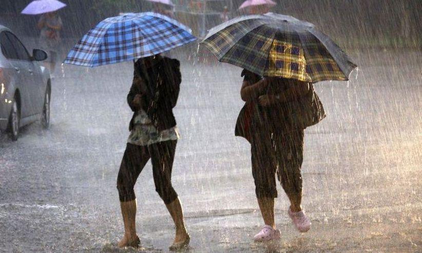 Ploile nu se opresc în România. Meteorologii anunță furtuni violente și grindină până miercuri. Care sunt zonele afectate