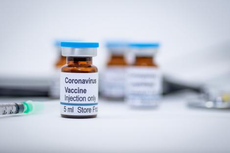 România a dat banii pentru un vaccin care nu există. În ianuarie 2021 ar trebui să înceapă vaccinarea în masă