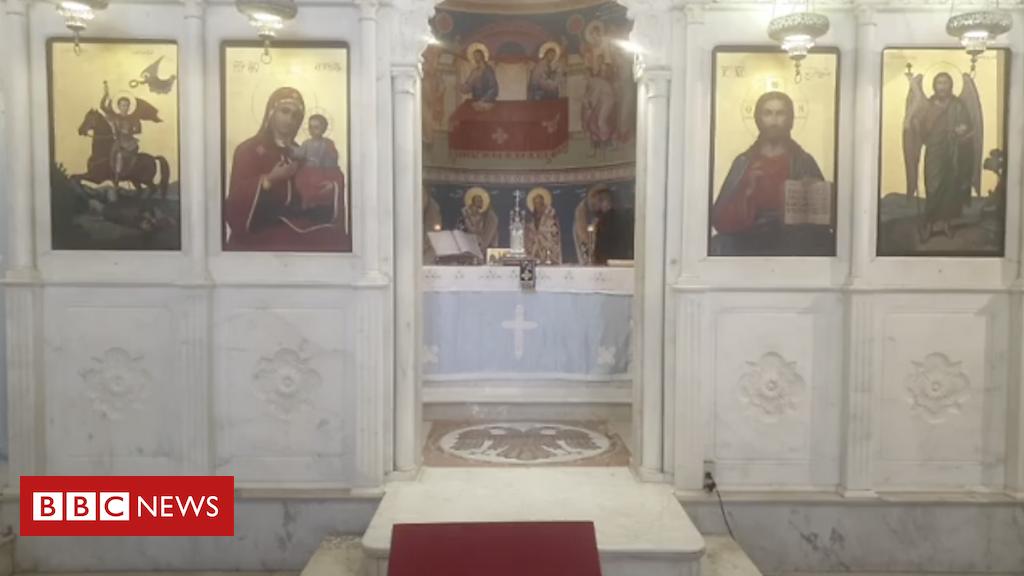 A fost o minune Dumnezeiască! Altarul unei biserici ortodoxe din Beirut a rămas intact în urma exploziei care a avut loc în zonă! "Am simțit că este un mesaj de la Dumnezeu "