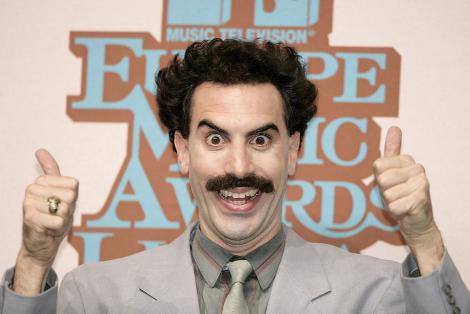 Sacha Baron Cohen, la vârsta de 50 de ani. Cum arată "Borat" acum și câteva fotografii cu actorul din tinerețe