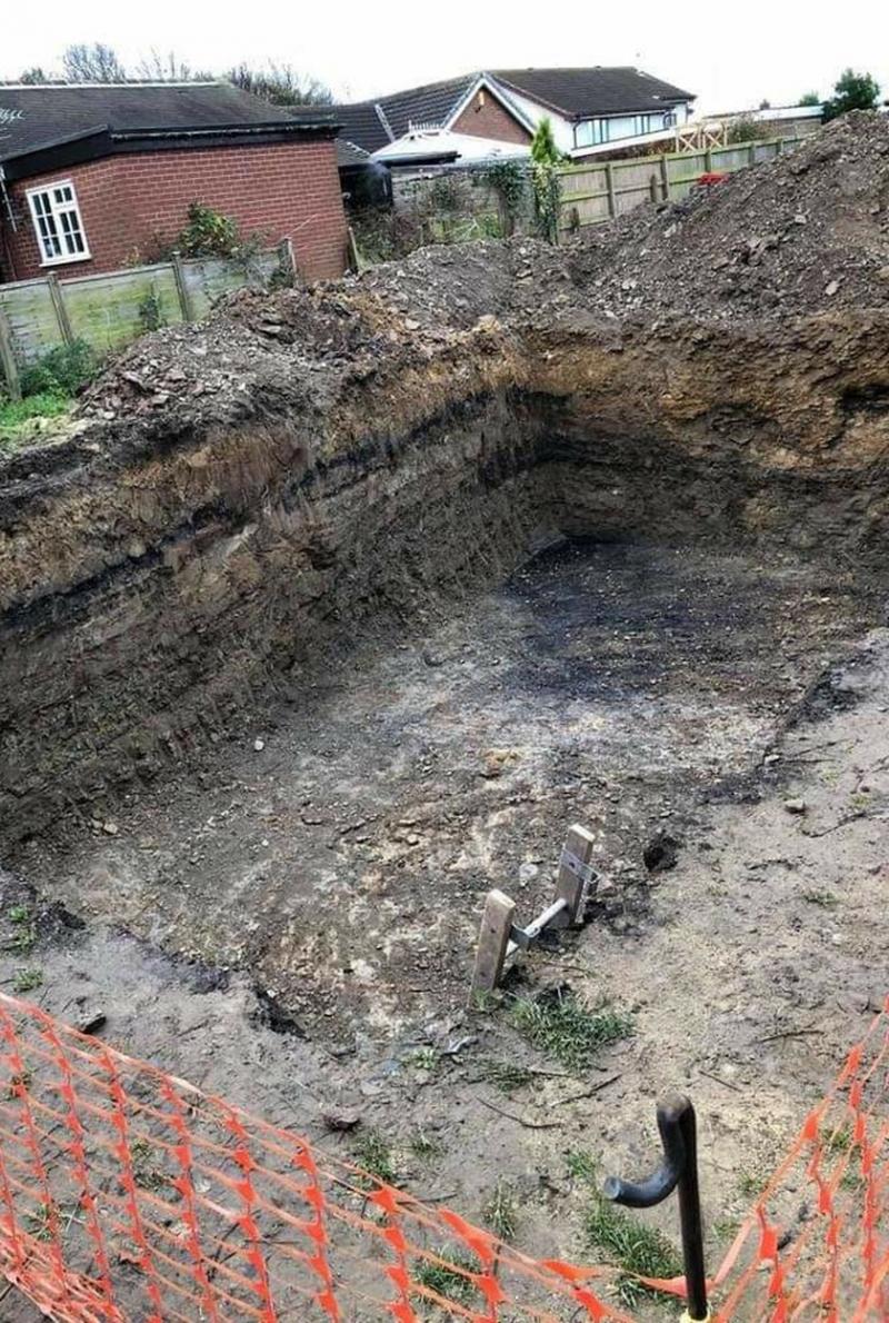 groapa sapata in curte